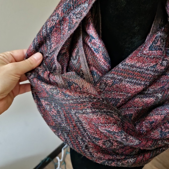 Women's scarf - Picture 4 of 5